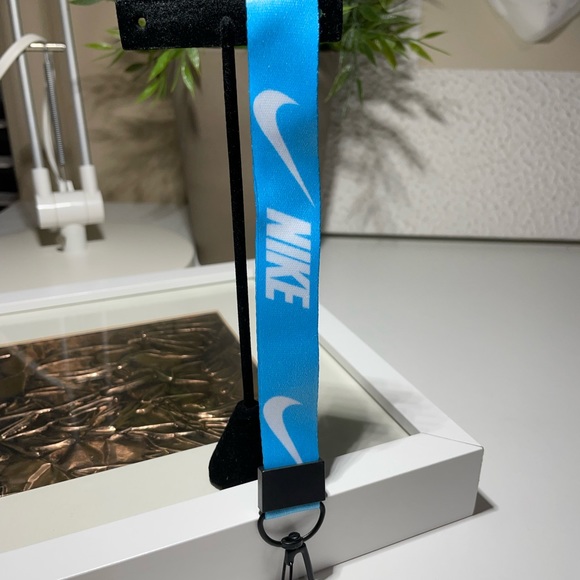 Nike Short Lanyard Wristlet Phone Car Bag Charm Keychain - Picture 7 of 9